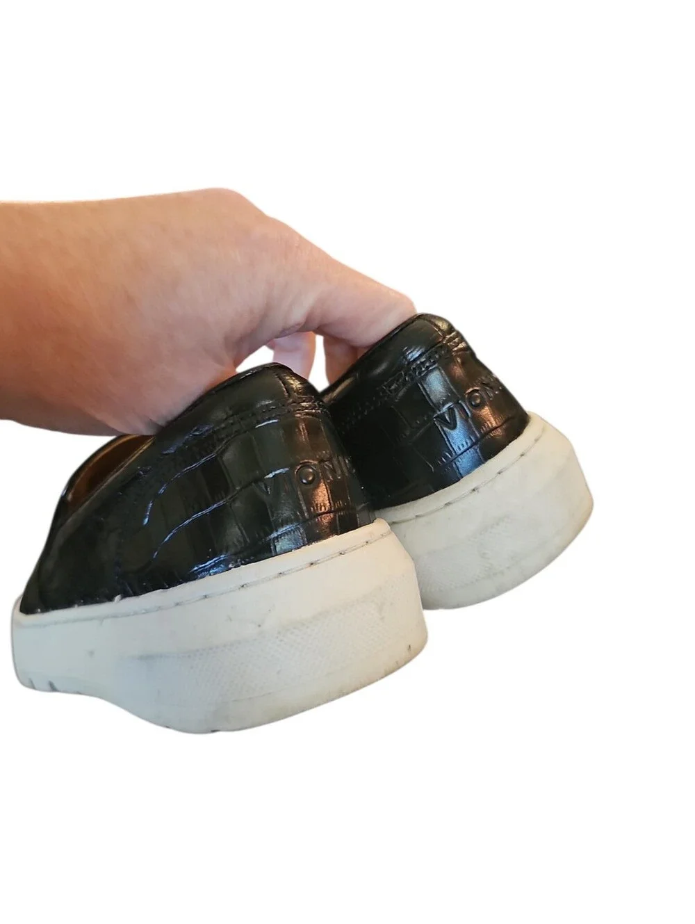 Vionic Slip-on Sneakers - Dinora Croc-Embossed Leather Sneakers Sz 8.5 Black - Picture 4 of 7